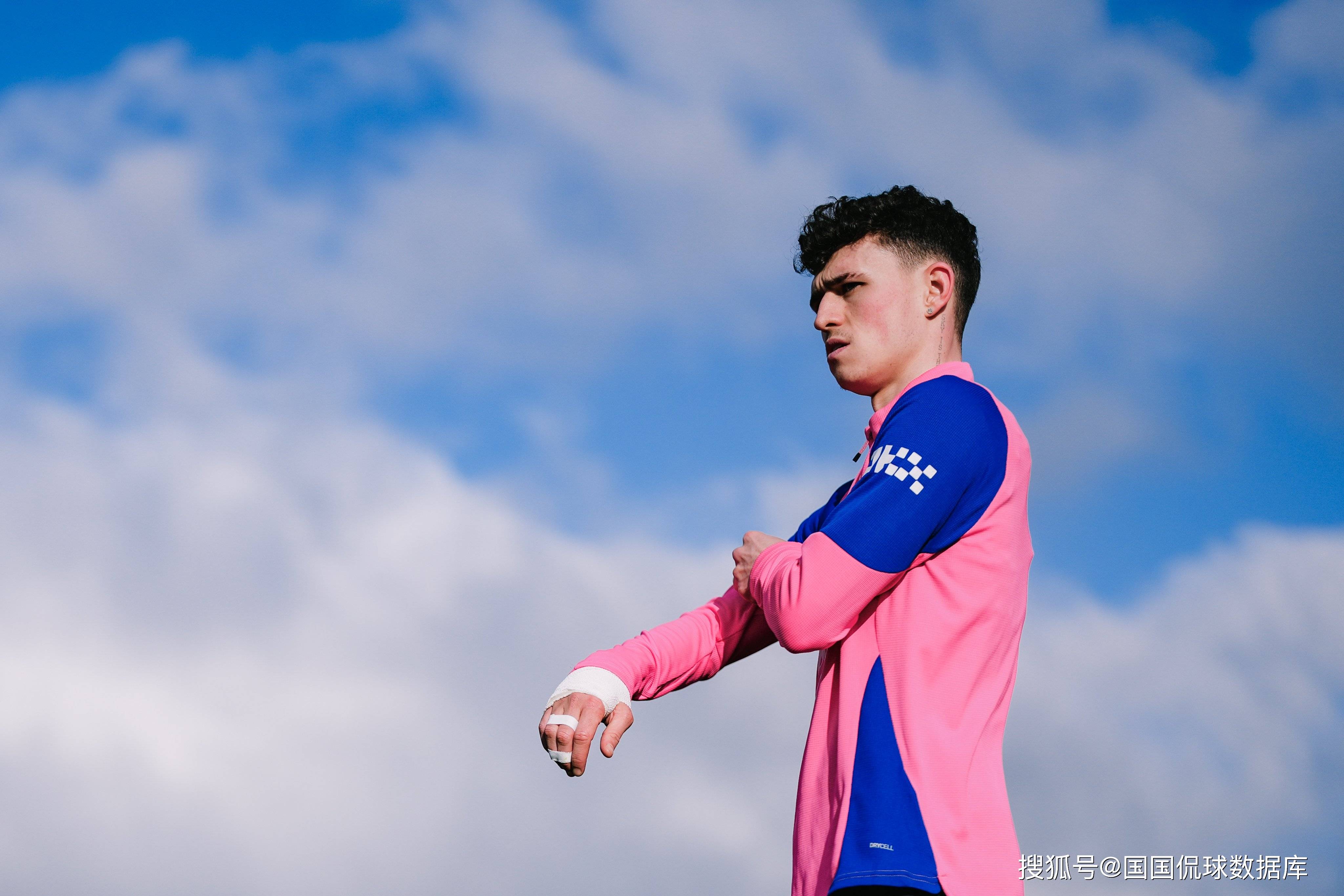 开云中国-纽卡斯尔赛前战术微调马赛防线松动备战欧冠，媒体一致点评：阿森纳门线救险备战中超