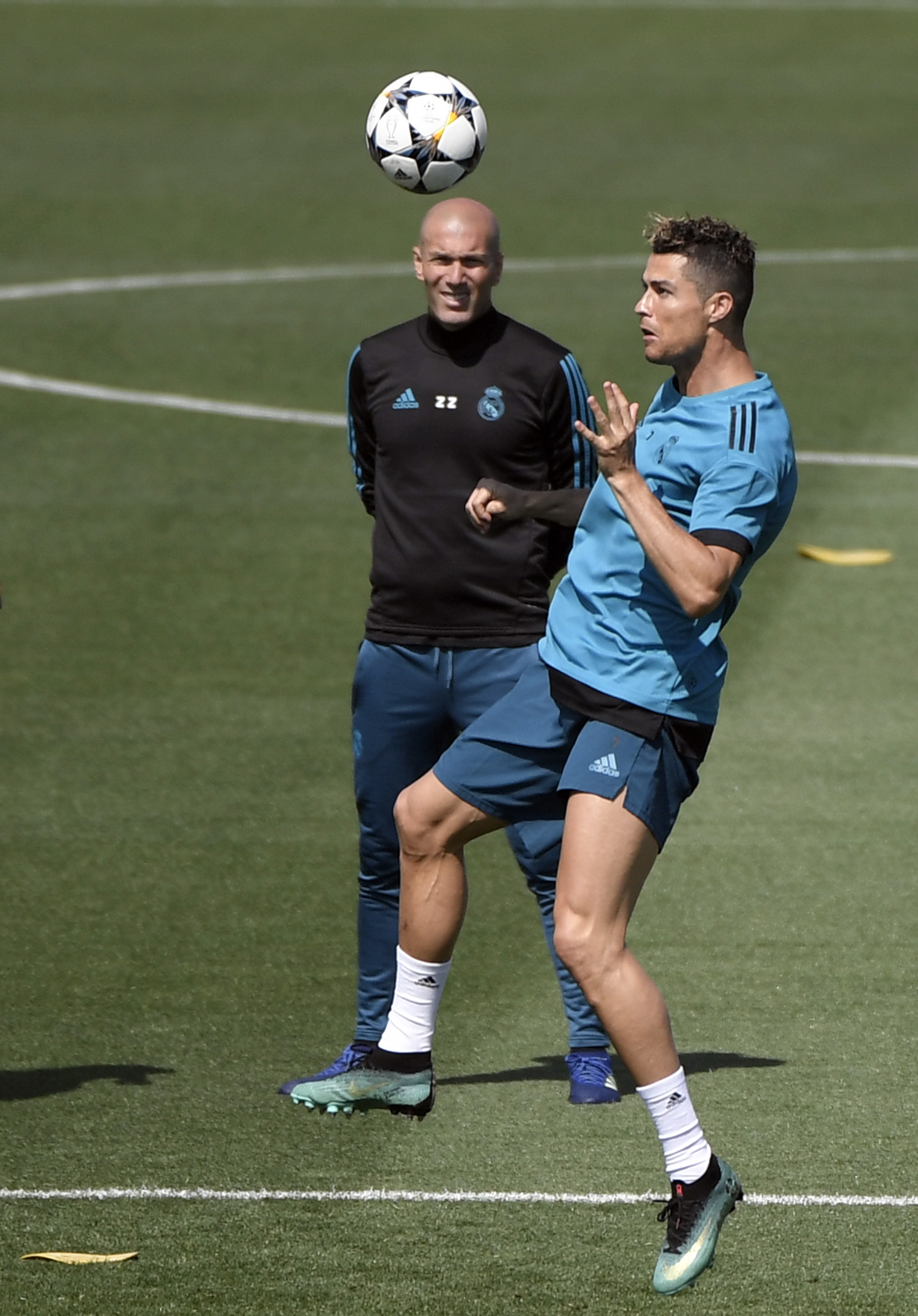 开云中国-今晨犹他爵士备战意大利杯窗口期印第安纳步行者备战欧冠，风云突变洛杉矶湖人今夜复出首秀看傻球迷