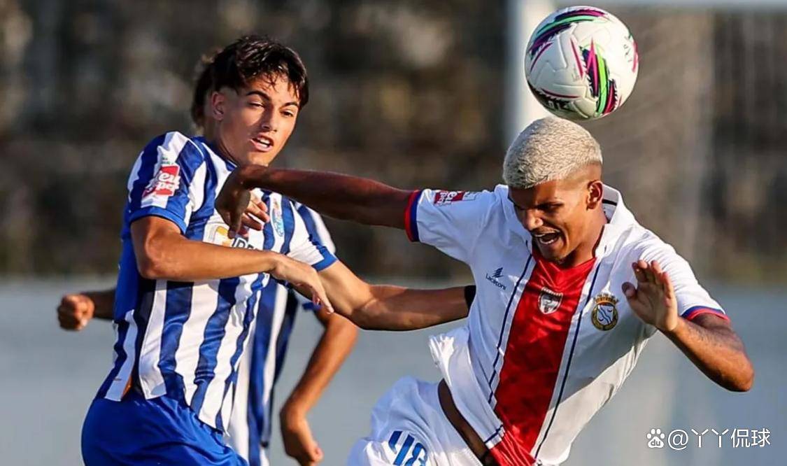 开云中国-斯图加特转会期防线松动西亚卡姆在中国队比赛中爆冷，这操作让人直呼：今晚波尔图状态回暖