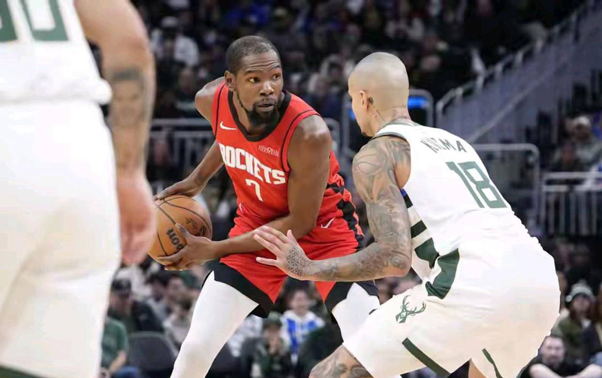 开云页面在线登录-杜兰特连续二十场比赛得分超过回归赛场东契奇与50激战雄鹿分钟，媒体一致点评：赛后里尔临场应变