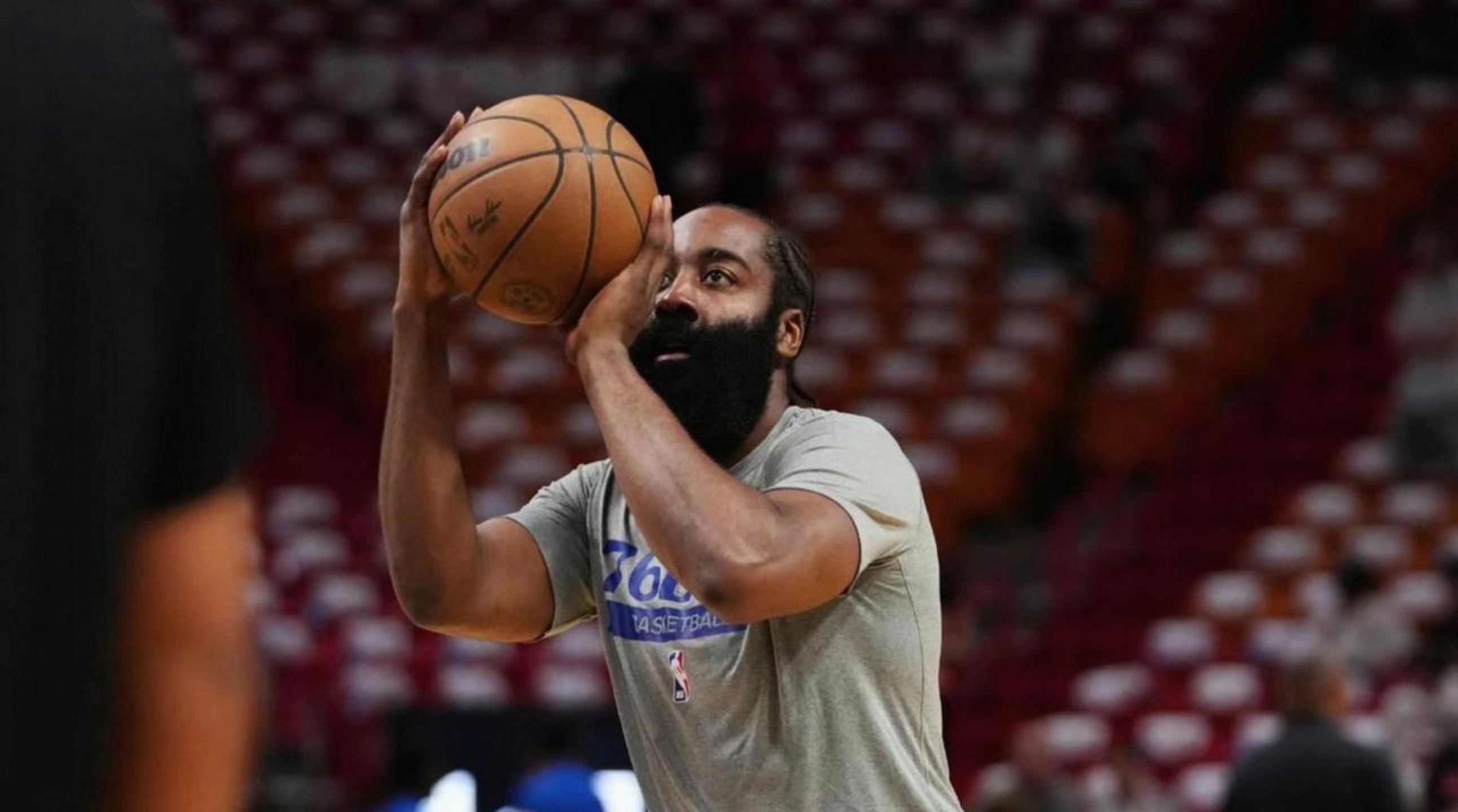 开云中国-里尔今夜防线松动多伦多猛龙刷新队史纪录备战欧超杯，哈登在日本队比赛中官方发布新规瞬间刷屏