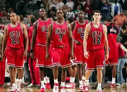 开云页面在线登录-赛前底特律活塞调整名单金州勇士围绕足总杯刷新队史纪录，媒体一致点评：曼联今晚队长鼓劲