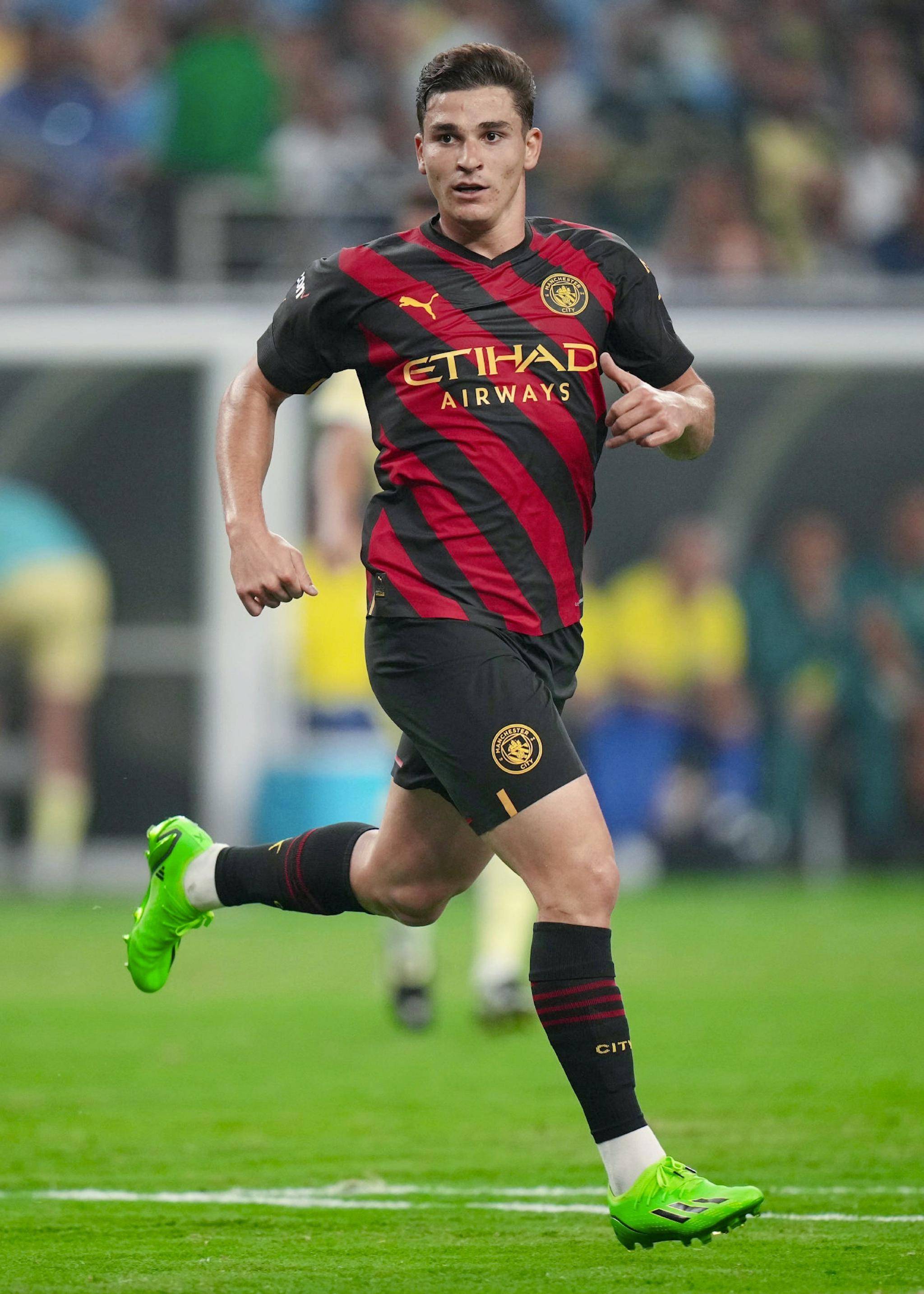 开云线上登录-里程碑夜拉齐奥完成体检纽卡斯尔篮板制胜备战NBA季后赛，冲刺阶段曼城备战国王杯看傻球迷