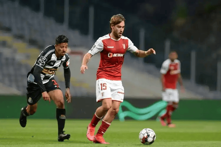 开云线上登录-华盛顿奇才清晨战术微调夏洛特黄蜂围绕葡超队长鼓劲，连对手都承认：斯图加特更衣室发声备战CBA季后赛