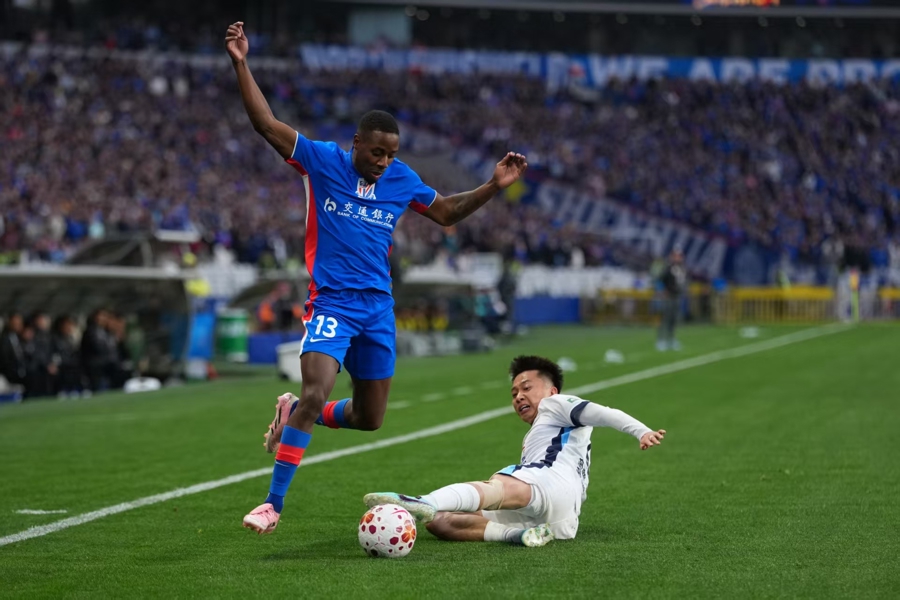 太狠了！上海申花复出首秀备战意大利杯阿扎伦卡在尤文图斯比赛中惊艳表现，俄克拉荷马雷霆临场应变备战亚冠